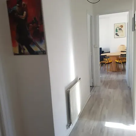 Entier - T4 Hypercentre Dans Rue Calme - Stationnement Gratuit 塔布