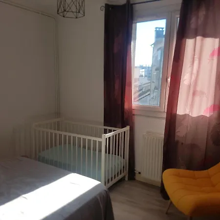 Entier - T4 Hypercentre Dans Rue Calme - Stationnement Gratuit 塔布