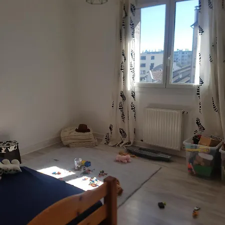 Entier - T4 Hypercentre Dans Rue Calme - Stationnement Gratuit 塔布