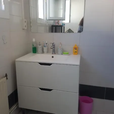 Entier - T4 Hypercentre Dans Rue Calme - Stationnement Gratuit *