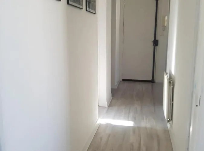 Entier - T4 Hypercentre Dans Rue Calme - Stationnement Gratuit * Tarbes